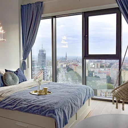 Heaven Hanza Tower 17th Floor דירה