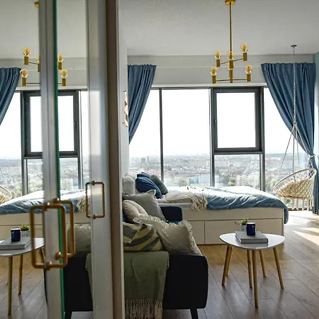 דירה Heaven Hanza Tower 17th Floor