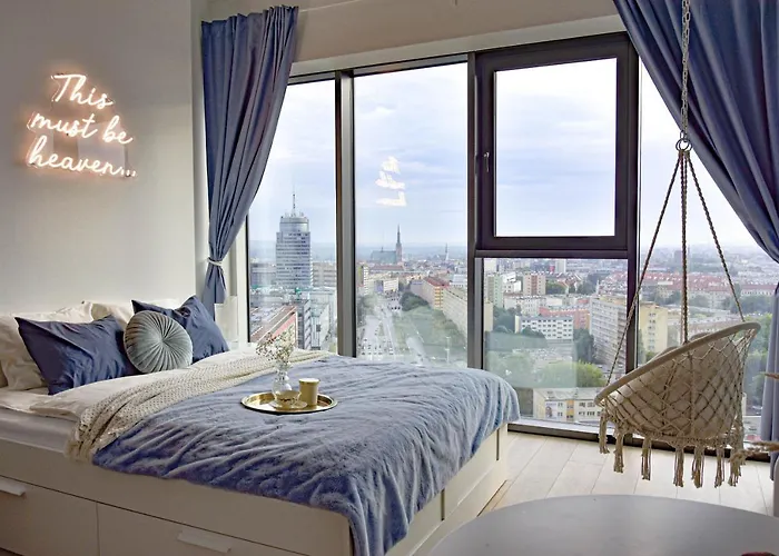 Heaven Hanza Tower 17th Floor Apartamento